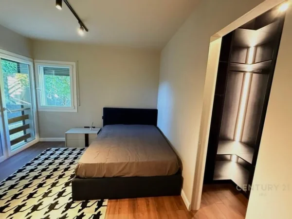 Tirane, shitet apartament 3+1 Kati 1, 170 m² 660.000 € (Long Hill)