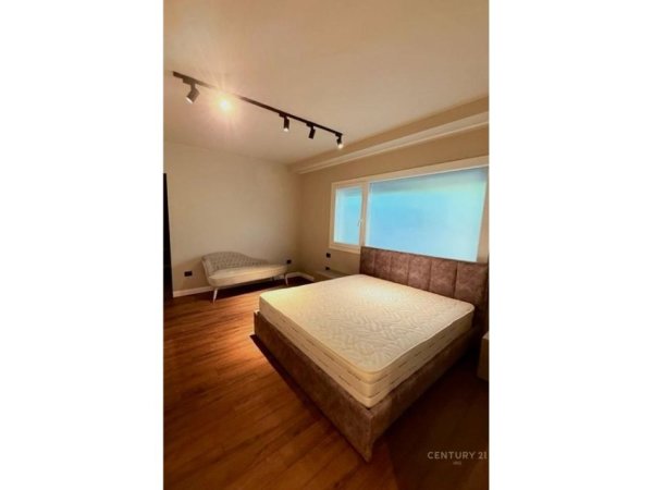 Tirane, shitet apartament 3+1 Kati 1, 170 m² 660.000 € (Long Hill)