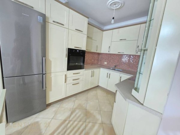 Tirane, jepet me qera apartament 2+1 Kati 3, 106 m² 630 € (Jordan Misja)