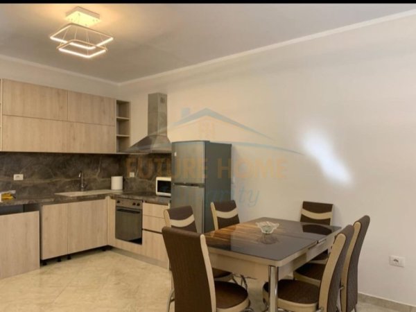 Tirane, jepet me qera apartament 2+1+Aneks+Ballkon Kati 2, 97 m² 700 € (Rruga Hysen Haxhi Dalliu)