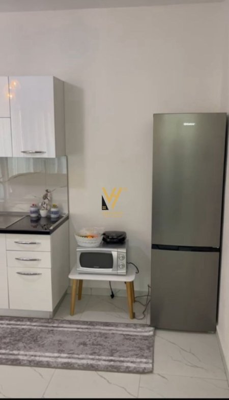 Tirane, jepet me qera apartament 1+1+Ballkon Kati 3, 70 m² 550 € (ZOGU I ZI)