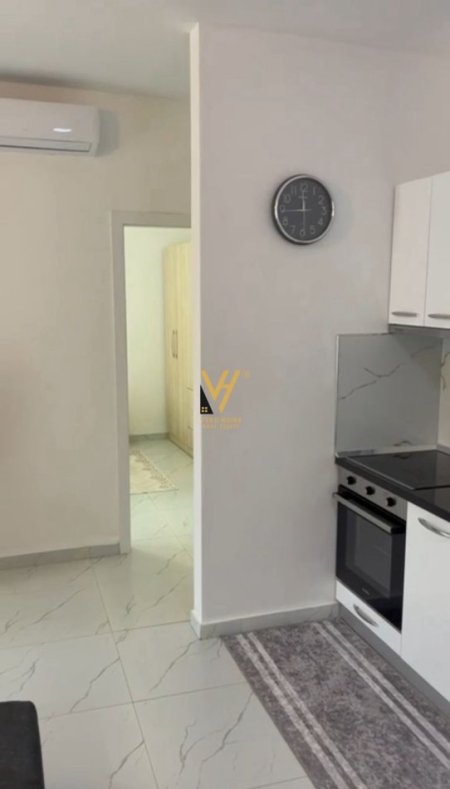 Tirane, jepet me qera apartament 1+1+Ballkon Kati 3, 70 m² 550 € (ZOGU I ZI)