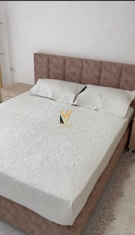 Tirane, jepet me qera apartament 1+1+Ballkon Kati 3, 70 m² 550 € (ZOGU I ZI)