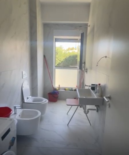 Tirane, jepet me qera apartament 1+1 Kati 2, 70 m² 400 € (Rezidenca Kaimi)