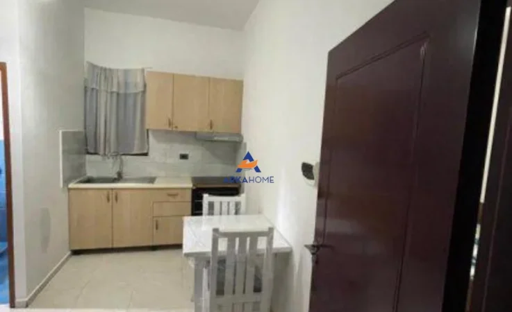 Tirane, jepet me qera apartament 1+1 Kati 0, 40 m² 340 € (paskuqan)