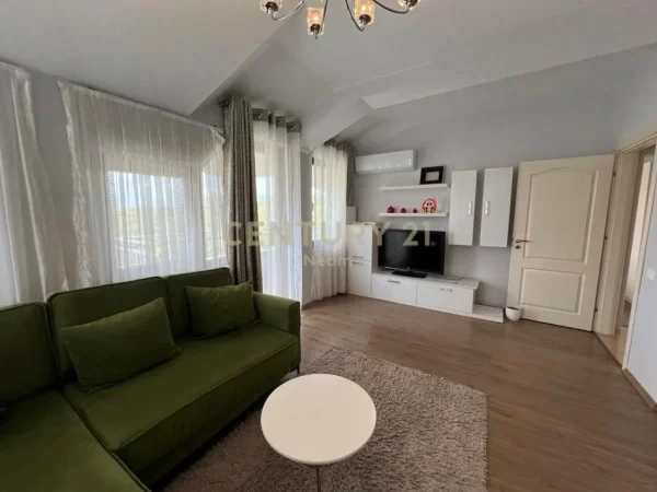 Tirane, jap me qera apartament 2+1 Kati 2, 150 m² 800 € (Liqeni Tiranes)