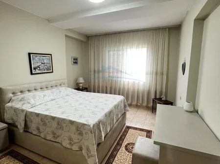 Tirane, jepet me qera apartament 2+1 Kati 4, 106 m² 750 € 