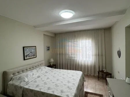 Tirane, jepet me qera apartament 2+1 Kati 4, 106 m² 750 € 