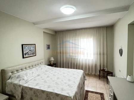 Tirane, jepet me qera apartament 2+1 Kati 4, 106 m² 750 € 