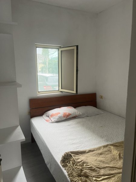 Tirane, jepet me qera apartament 1+1 Kati 1, 50 m² 250 € (Rruga Karaj Agjensite mos te shkruajne)