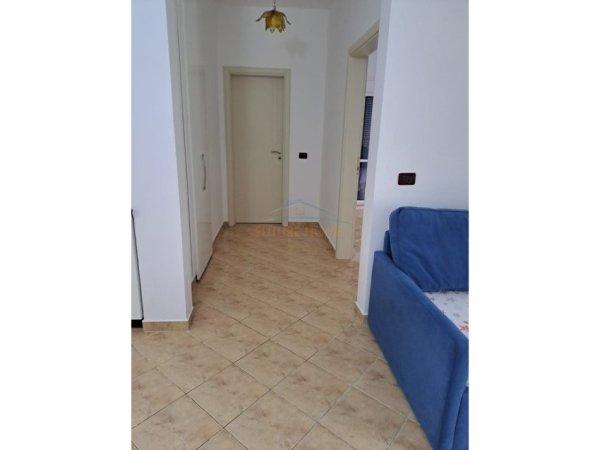 Vlore, jepet me qera apartament 1+1 Kati 2, 82 m² 600 € (Lungomare)