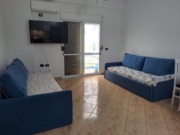 Vlore, jepet me qera apartament 1+1 Kati 2, 82 m² 600 € (Lungomare)