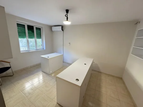 Tirane, jepet me qera zyre Kati 2, 90 m² 450 €