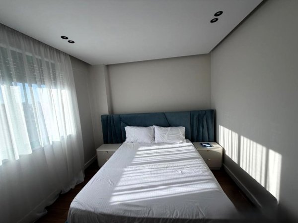 Tirane, jepet me qera apartament 2+1 Kati 8, 81 m² 1.200 € (Hoxha Tahsim)