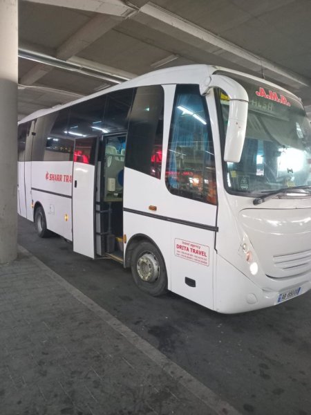 Tirane, shitet Mercedes Nafte, e bardhë manuale Kondicioner 20.000 €