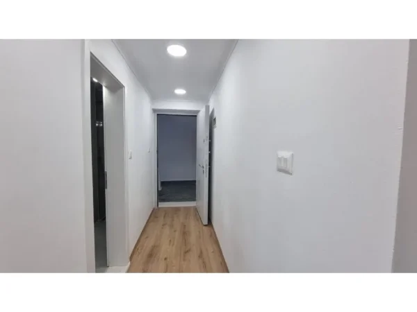 Tirane, shitet apartament 2+1+Ballkon Kati 6, 72 m² 162.000 € (Stadiumi Dinamo)