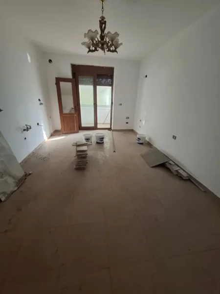 Tirane, jepet me qera apartament 2+1 Kati 2, 610 € 