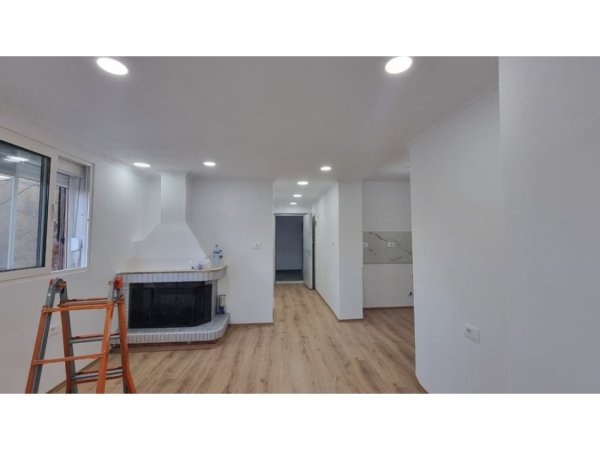 Tirane, shitet apartament 2+1+Ballkon Kati 6, 72 m² 162.000 € (Stadiumi Dinamo)