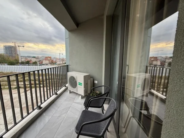 Tirane, jepet me qera apartament 2+1 , 103 m² 1.000 € (Bulevardi i Ri)