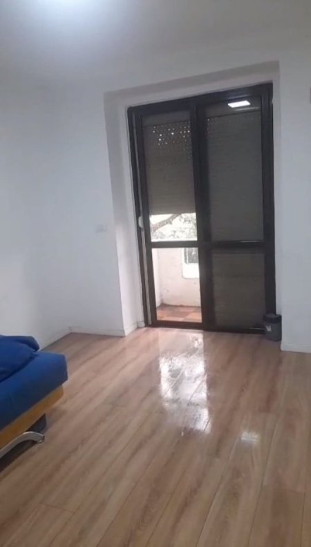 Tirane, jepet me qera apartament 2+1 Kati 2, 700 € 