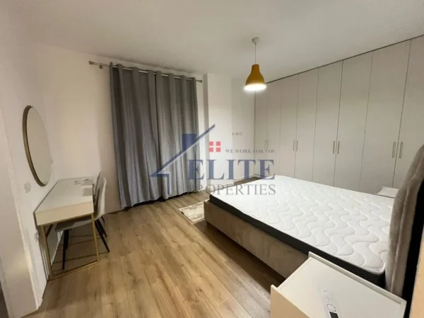 Tirane, jepet me qera apartament 2+1+Ballkon Kati 5, 110 m² 700 € (Rruga Don Bosko)