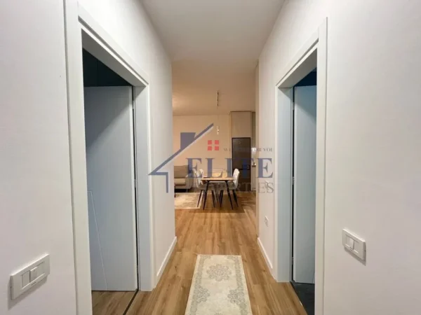Tirane, jepet me qera apartament 2+1+Ballkon Kati 5, 110 m² 700 € (Rruga Don Bosko)