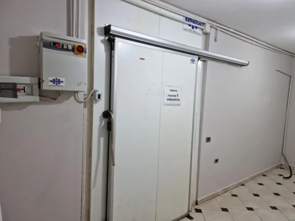 Tirane, shitet ambjent biznesi Kati 0, 285 m² 345.000 € (Rruga Ilia Dilo Sheperi , Selite)