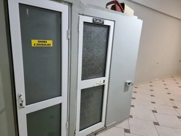 Tirane, shitet ambjent biznesi Kati 0, 285 m² 345.000 € (Rruga Ilia Dilo Sheperi , Selite)