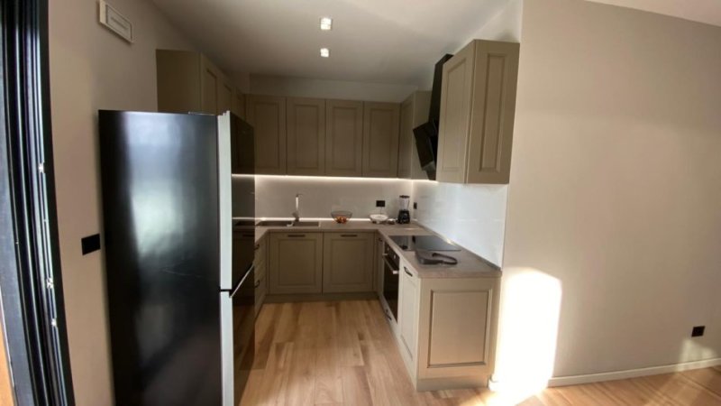 Tirane, shitet apartament 1+1 , 80 m² 227.000 € 