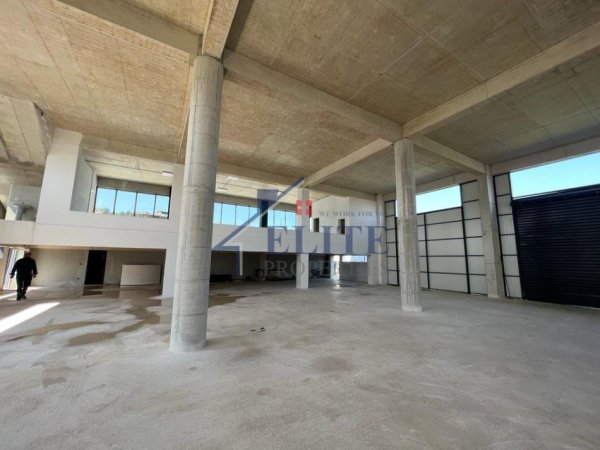 Tirane, jepet me qera magazine Kati 0, 1.300 m² 7.600 € (Mezez, prane Top Channel)