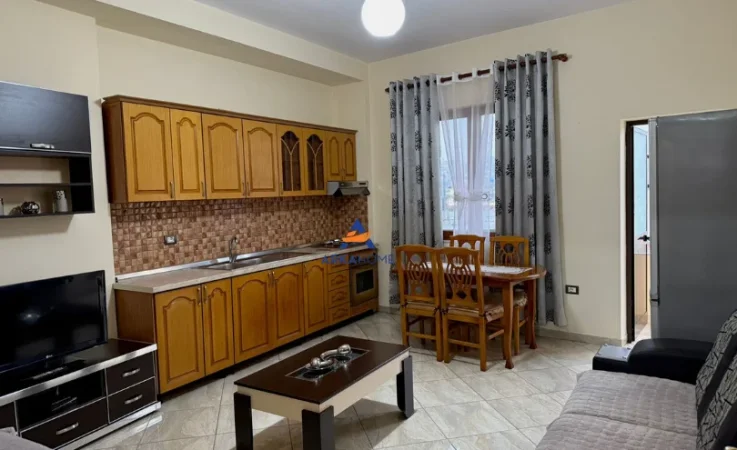 Tirane, jap me qera Vile 1+1 Kati 1, 45 m² 363 € (Rruga njazi meka)