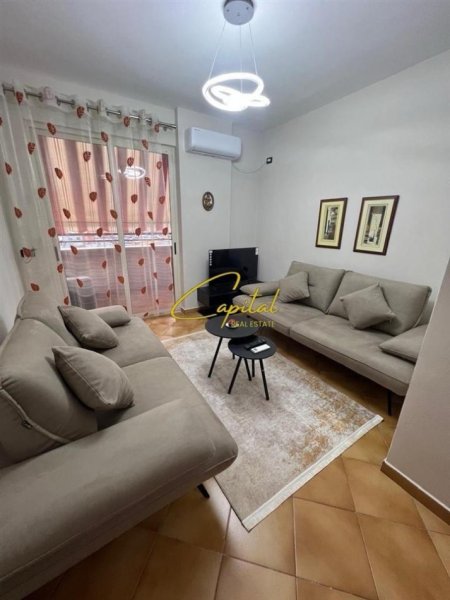 Tirane, jepet me qera apartament 1+1 Kati 6, 65 m² 800 € (ISH BLLOKU)
