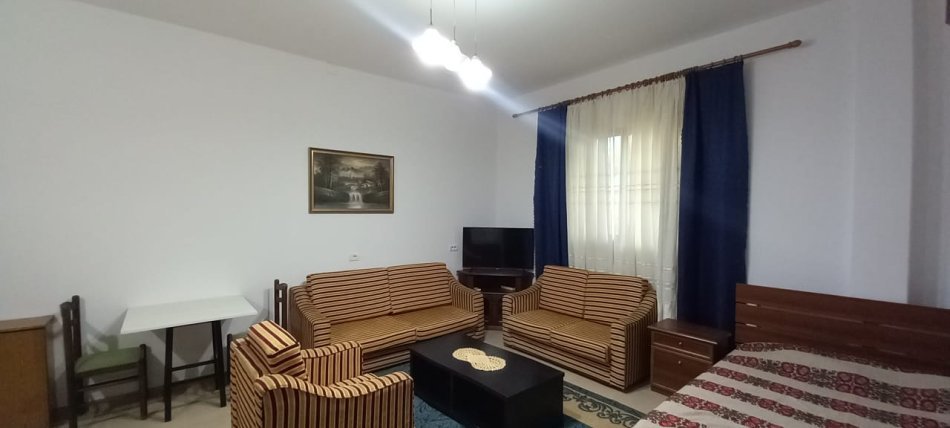 Jepet Garsoniere e mobiluar per vetem 330 mij leke ne Shkoze , 330 €URO