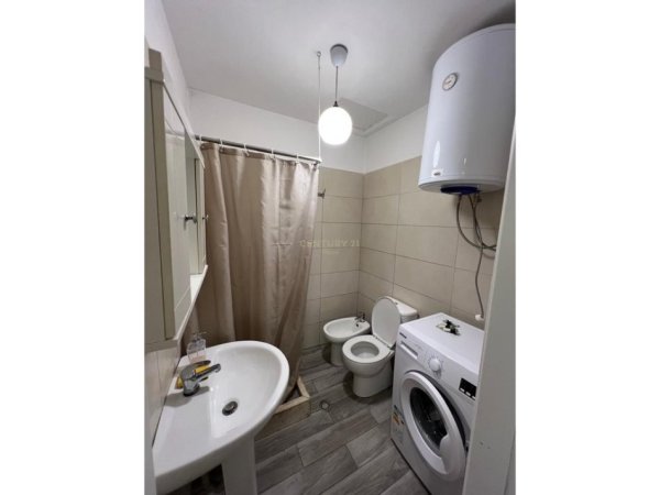Tirane, jepet me qera apartament 2+1+Ballkon Kati 2, 85 m² 550 € (Legacy126858)