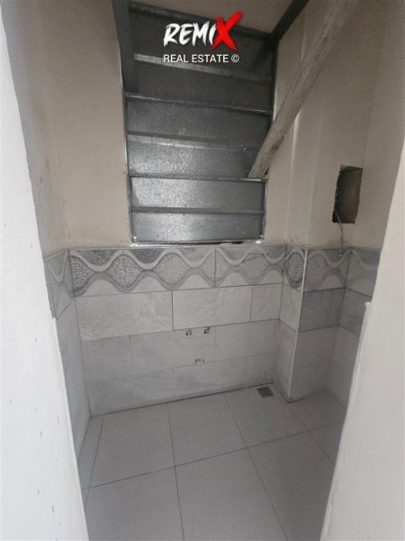 Durres, jepet me qera ambjent biznesi Kati 0, 30 m² 200 € 