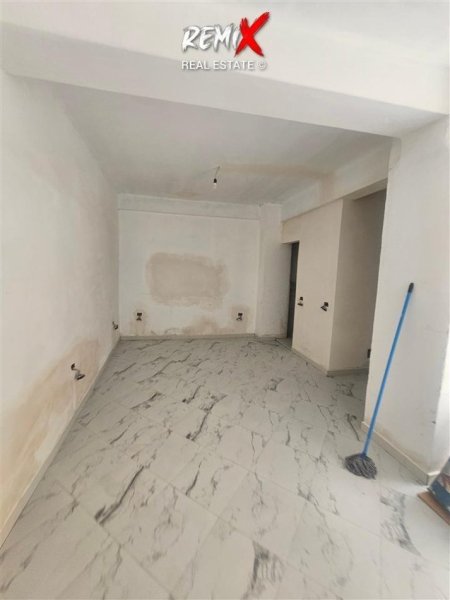 Durres, jepet me qera ambjent biznesi Kati 0, 30 m² 200 € 