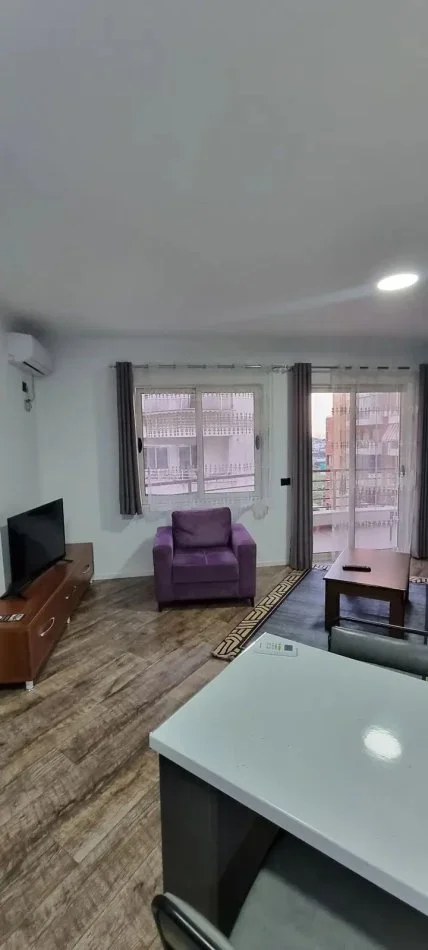 Tirane, shitet apartament 1+1 Kati 2, 150.000 € 