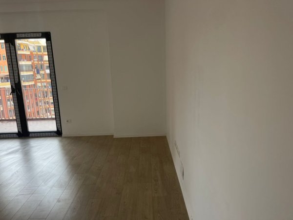 Tirane, jepet me qera ambjent biznesi Kati 4, 125 m² 850 € (21 Dhjetori)
