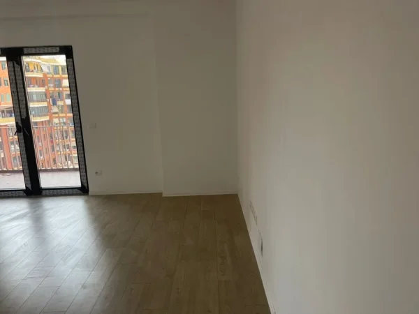 Tirane, jepet me qera ambjent biznesi Kati 4, 125 m² 850 € (21 Dhjetori)
