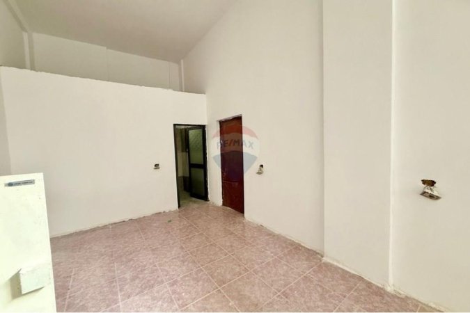 Tirane, jepet me qera magazine Kati 0, 200 m² 1.500 € (Rruga Bill Klinton Komuna e Parisit, Tiranë)