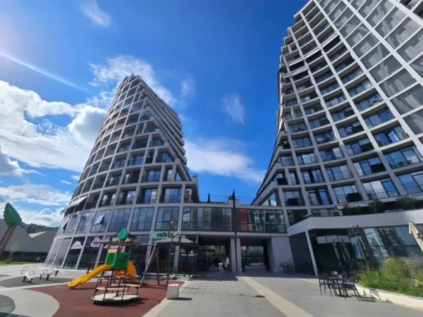 Tirane, shitet dyqan Kati 0, 193 m² (LAKE VIEW LIQENI)