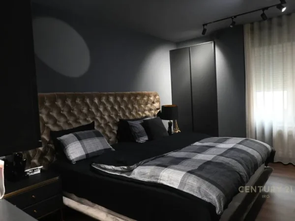 Tirane, shitet apartament 2+1+Ballkon Kati 3, 157 m² 450.000 € 