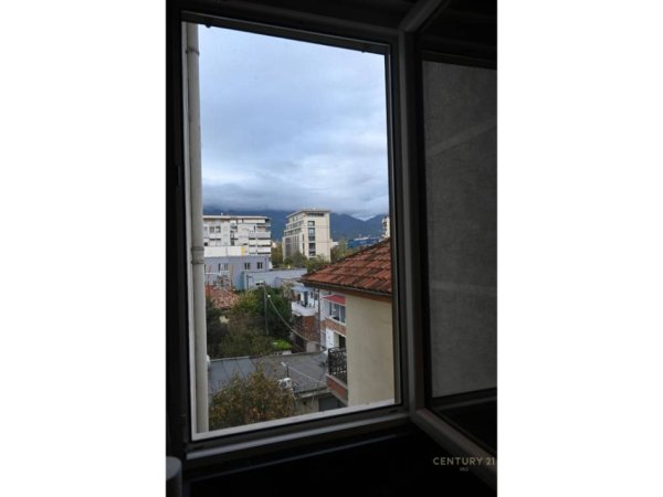 Tirane, shitet apartament 2+1+Ballkon Kati 3, 157 m² 450.000 € 