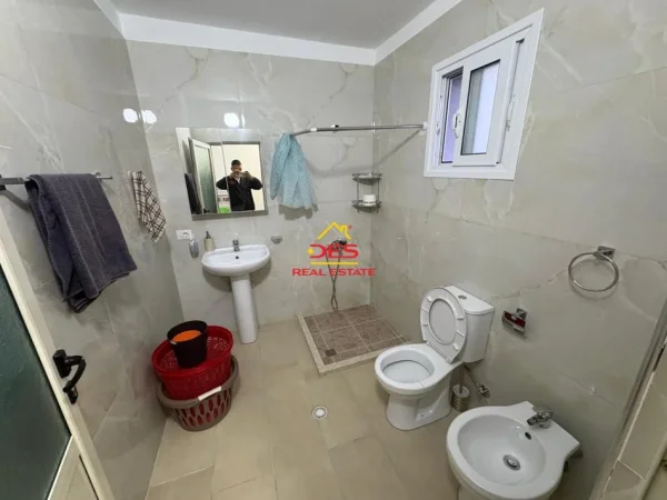Vlore, jepet me qera shtepi 2+1+Ballkon Kati 0, 250 m² 500 € (Rruga Gjergj Kastrioti)