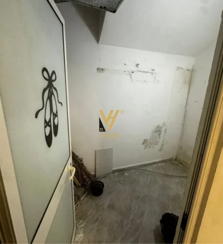 Tirane, jepet me qera ambjent biznesi Kati -1, 150 m² 700 € (JOENA, 21 DHJETORI)