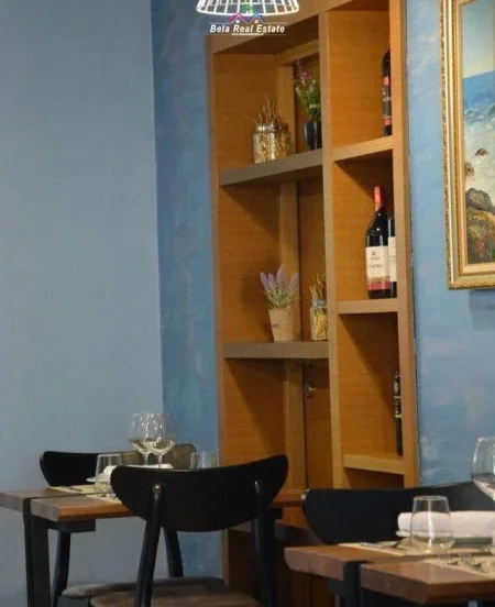 Tirane, jepet me qera bar-resorant Kati 0, 157 m² 2.000 € (prane gjimnazit Qemal Stafa)