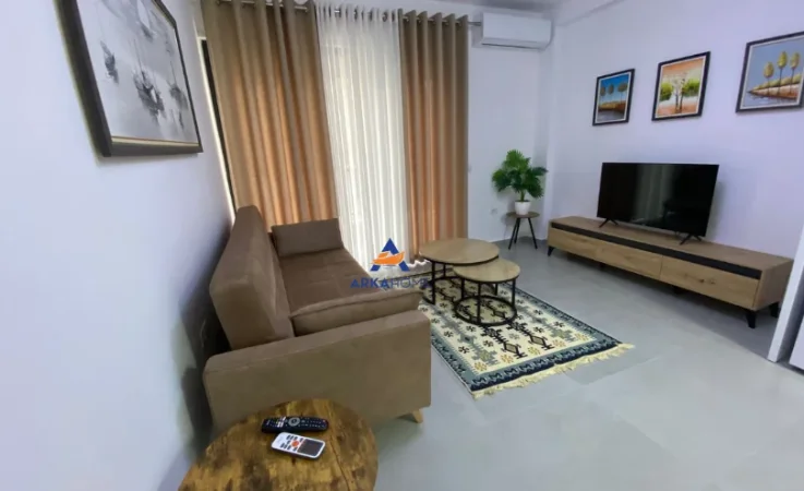 Tirane, jepet me qera apartament 1+1+Ballkon Kati 1, 73 m² 778 € 