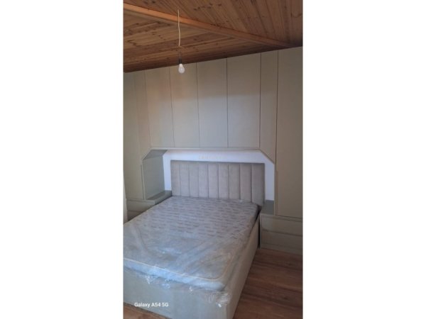 Tirane, jepet me qera apartament duplex 2+1+Aneks+Ballkon Kati 8, 121 m² 600 € (Shkoze)