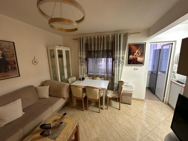 Tirane, jepet me qera apartament 1+1 Kati 2, 60 m² 500 € (Mine Peza)