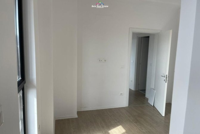 Tirane, jepet me qera zyre Kati 4, 124 m² 850 € (Tek Garden Building)